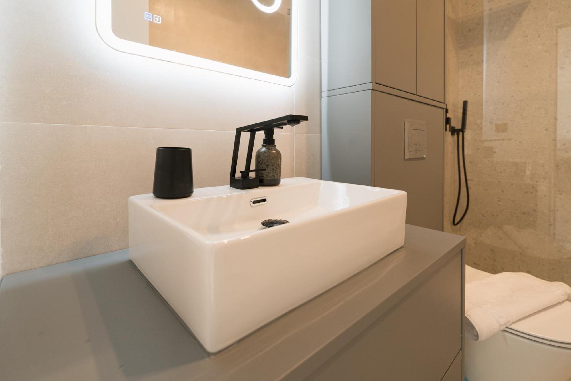 Flow Apartment 1 Bedroom With Parking Cluj-Napoca Esterno foto
